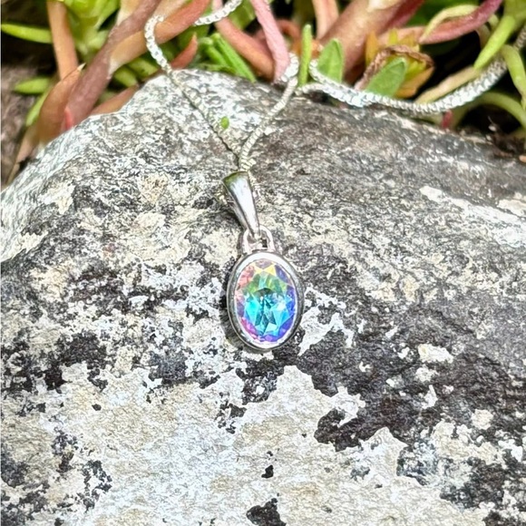 Mercury Topaz Necklace - Picture 4 of 14